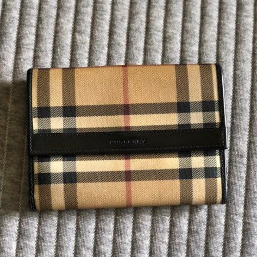 Burberry Nova wallet